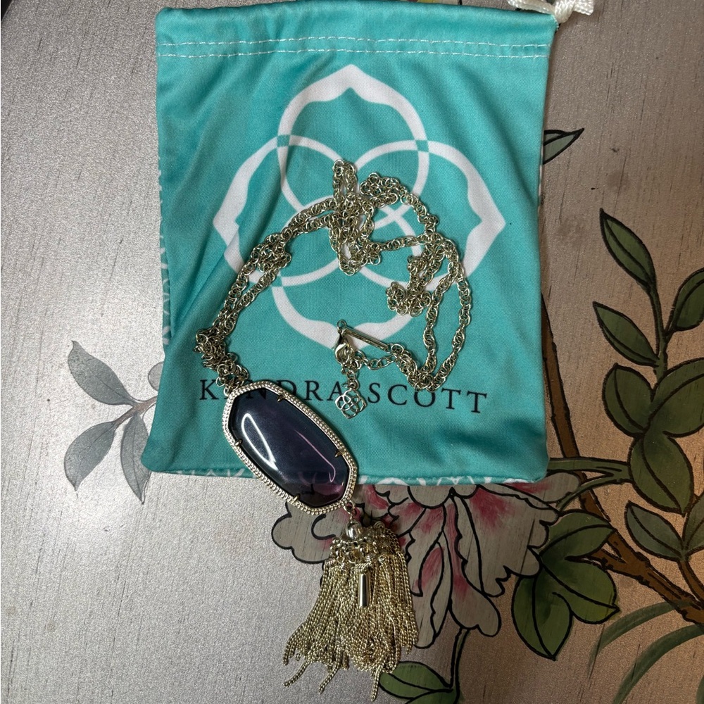 Kendra Scott long necklace💜